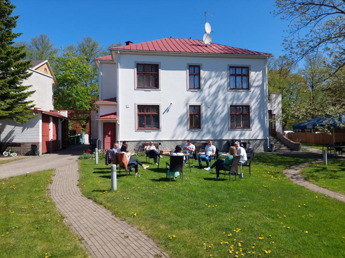 Villa Meri Apartments Parnu Bagian luar foto