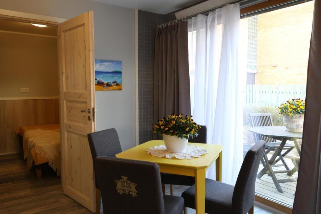 Villa Meri Apartments Parnu Bagian luar foto