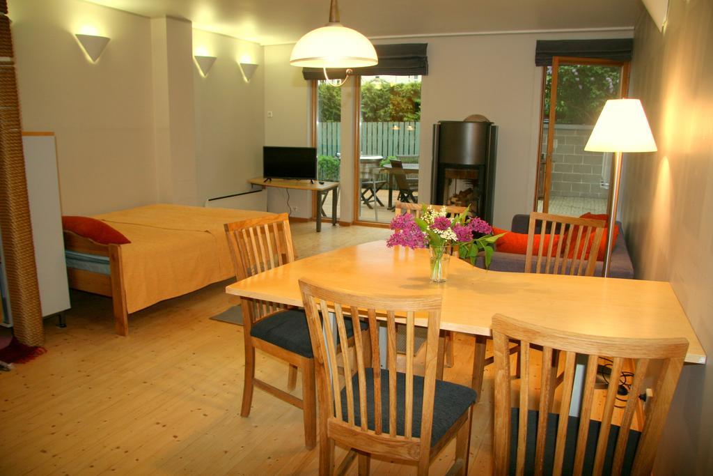 Villa Meri Apartments Parnu Bagian luar foto